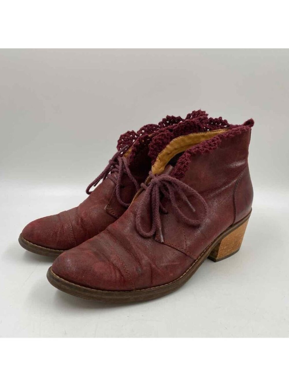 Latigo Leather Crochet Women's Shoe Size 8.5 Red Solid Boots